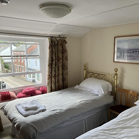 Hotel King'S Arms Lostwithiel Habitación foto