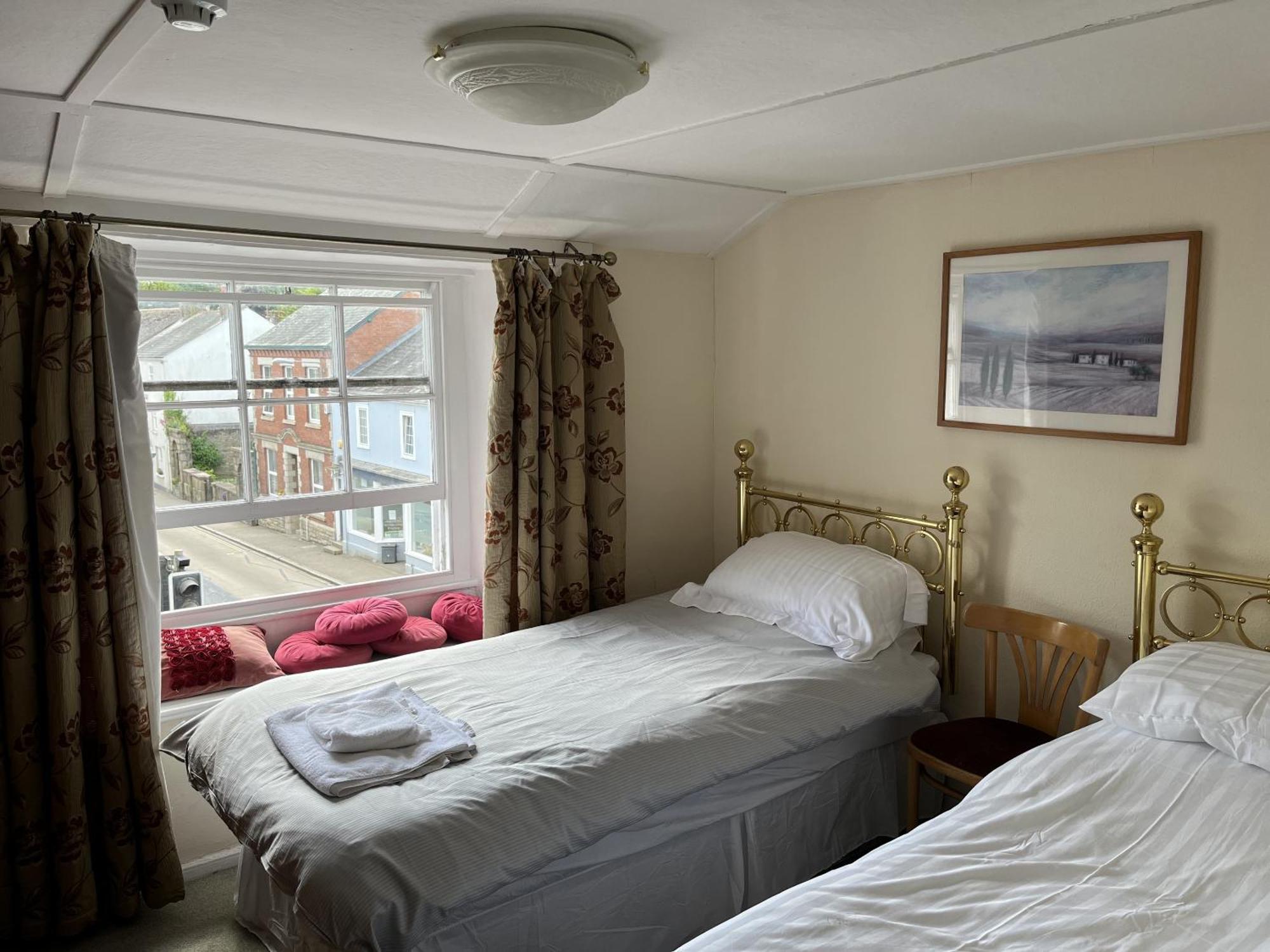 Hotel King'S Arms Lostwithiel Habitación foto