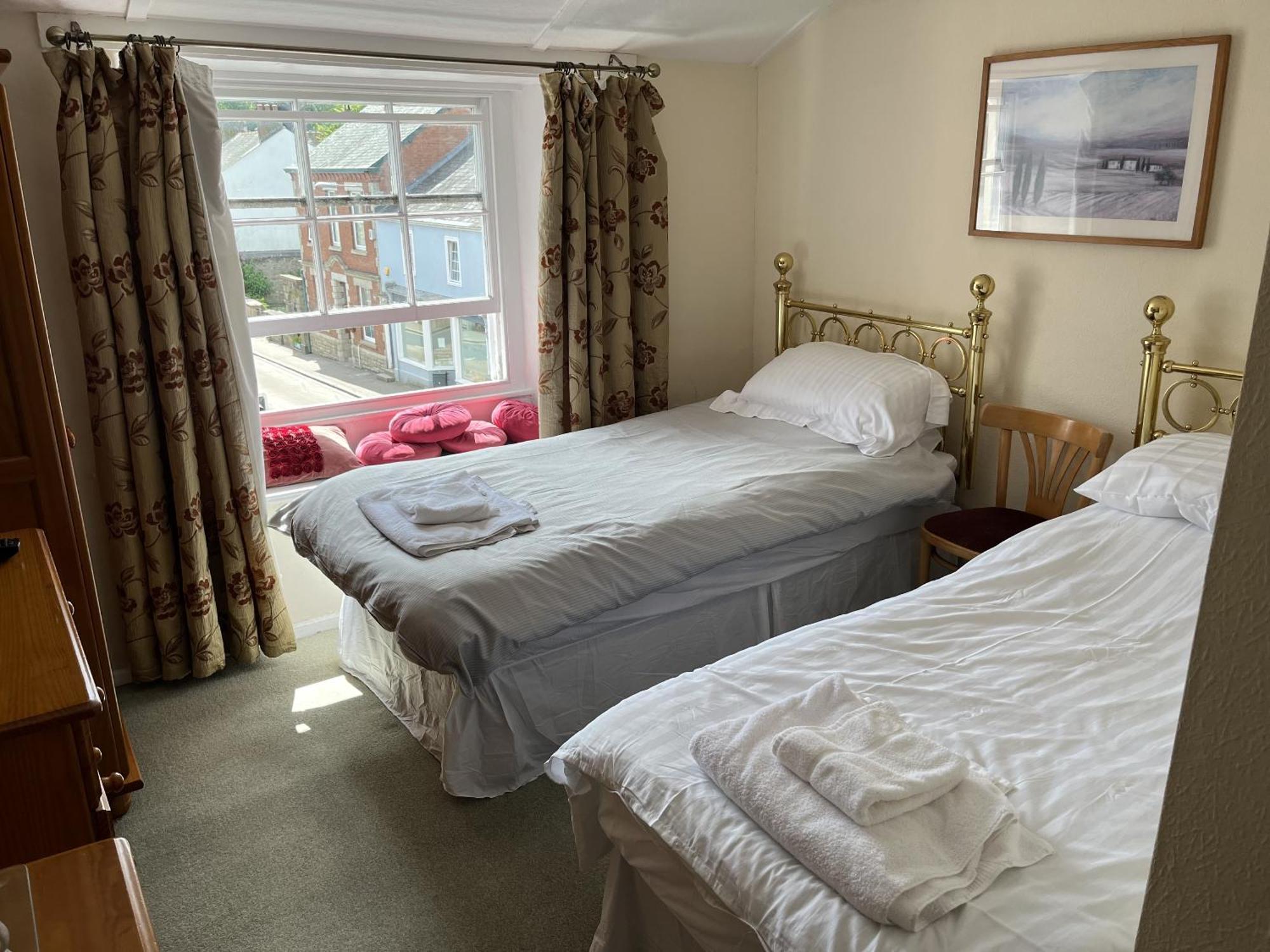Hotel King'S Arms Lostwithiel Habitación foto