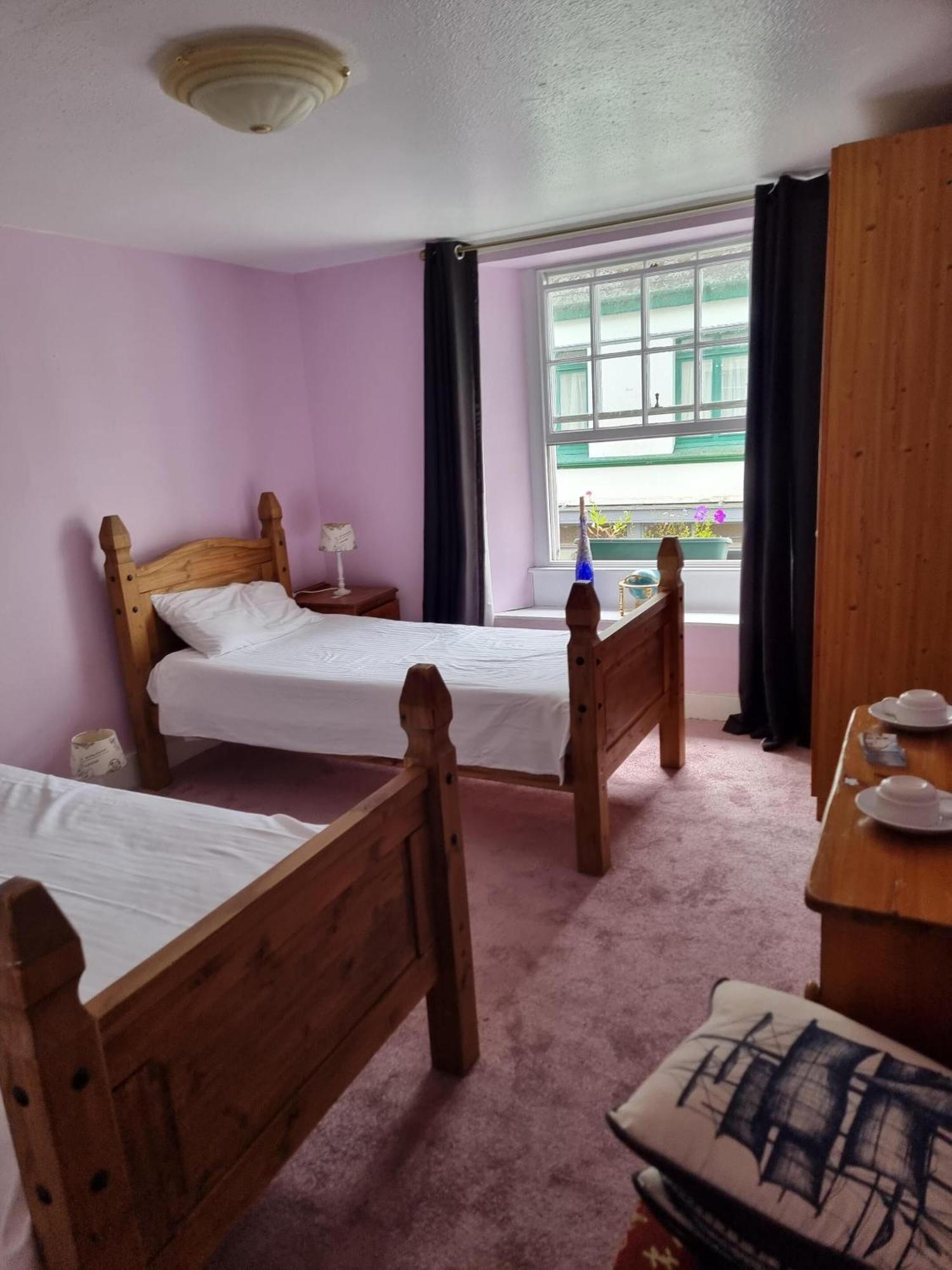 Hotel King'S Arms Lostwithiel Habitación foto